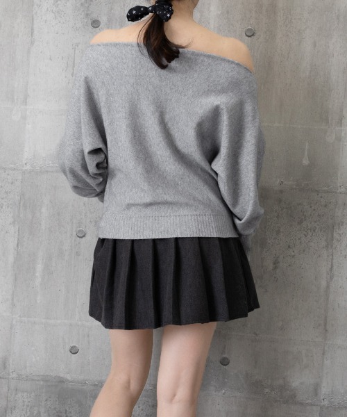 Miniministore(ミニミニストア)の「ボートネックニットトップスオフショルダー(ニット/セーター・レディース・アイボリー/ブラック/グレー/ベージュ/ブラウン/ピンク/ワインレッド・FREE)」の12枚目の写真
