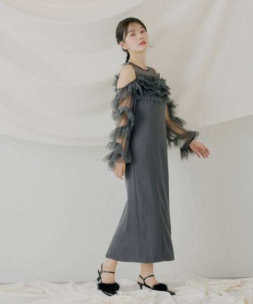Chico（チコ）の「【SALON by Chico】フリルデザインタイトロングワンピ/オケージョン（ドレス・レディース・ブラック/グレー/ブラック系その他/ベージュ・FREE）」の6枚目の写真