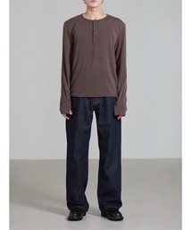 Chikashitsu +（チカシツプラス）の「【Chikashitsu +】sleeve button henry neck long sleeve tee / 【チカシツプラス】スリーブボタンヘンリーネック長袖Tシャツ（Tシャツ/カットソー）」