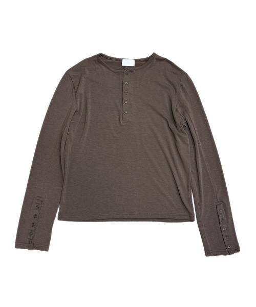 Chikashitsu +（チカシツプラス）の「【Chikashitsu +】sleeve button henry neck long sleeve tee / 【チカシツプラス】スリーブボタンヘンリーネック長袖Tシャツ（Tシャツ/カットソー・メンズ・ブラウン/グレー/ブラック・ONE SIZE）」の18枚目の写真