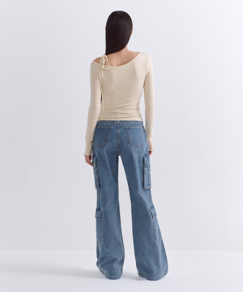 MUSINSA STANDARD WOMAN（ムシンサスタンダードウーマン）の「ウィメンズセミブーツカットマルチカーゴデニムパンツ[ミディアムインディゴ]（デニムパンツ・レディース・その他・30/24/25/26/27/28/29）」の2枚目の写真