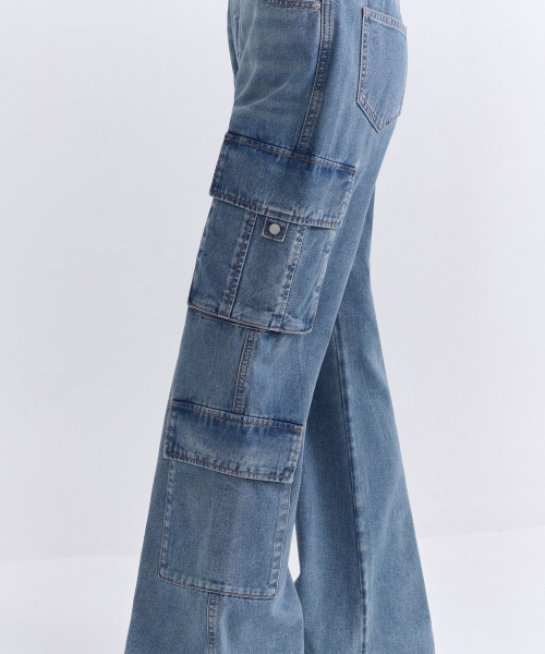 MUSINSA STANDARD WOMAN（ムシンサスタンダードウーマン）の「ウィメンズセミブーツカットマルチカーゴデニムパンツ[ミディアムインディゴ]（デニムパンツ・レディース・その他・30/24/25/26/27/28/29）」の5枚目の写真