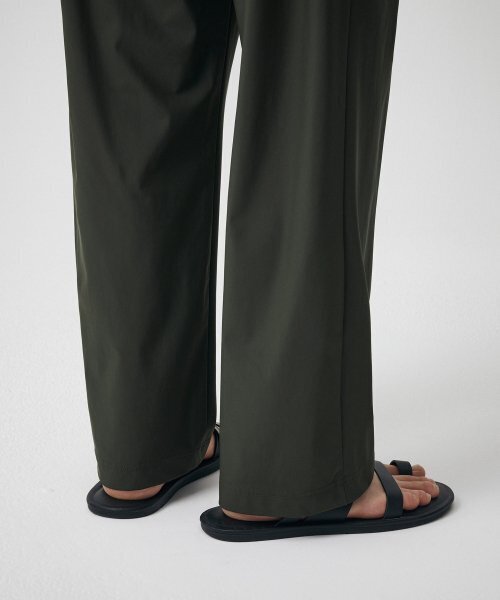 MUSINSA STANDARD（ムシンサスタンダード）の「クーリングディープタックワイドバンディングパンツ[カーキ]（スラックス・メンズ・その他・40/38/42/36/34/32/30/26/28）」の7枚目の写真
