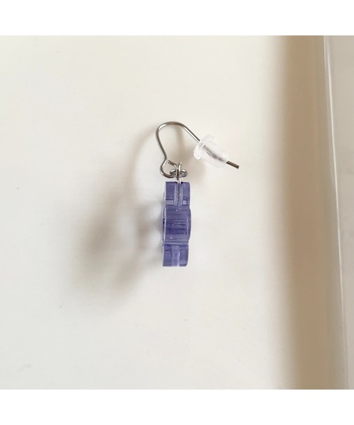tone(トーン)の「【TOMEI LAB】フラワー クリア ピアス(MA)(ピアス(両耳用)・レディース・パープル/オレンジ/ライトグリーン/ブラック/ブルー/ピンク・FREE)」の17枚目の写真