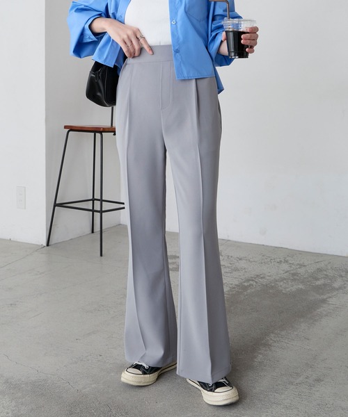 BONLECILL(ボンルシール)の「【マシンウォッシャブル/ストレッチ/イージーケア/防シワ】キレイージードレープセミフレアスラックスパンツ(スラックス・レディース・ブラック/ブラウン/アイボリー/ネイビー/ベージュ/チャコールグレー/グレー・S/L/M)」の4枚目の写真