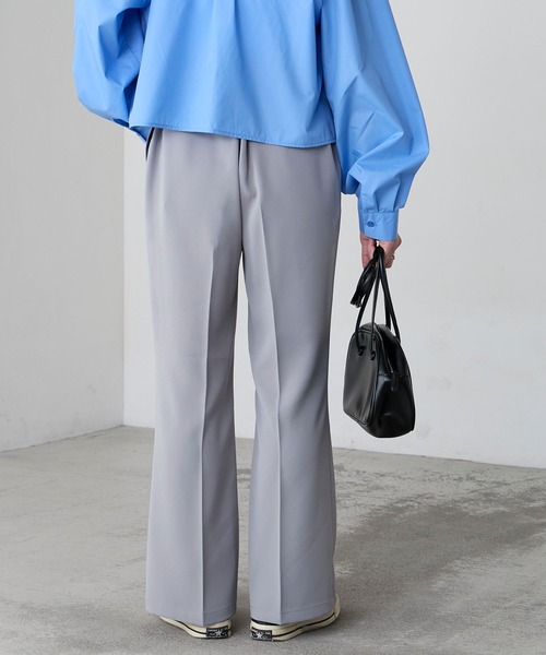 BONLECILL(ボンルシール)の「【マシンウォッシャブル/ストレッチ/イージーケア/防シワ】キレイージードレープセミフレアスラックスパンツ(スラックス・レディース・ブラック/ブラウン/アイボリー/ネイビー/ベージュ/チャコールグレー/グレー・S/L/M)」の16枚目の写真