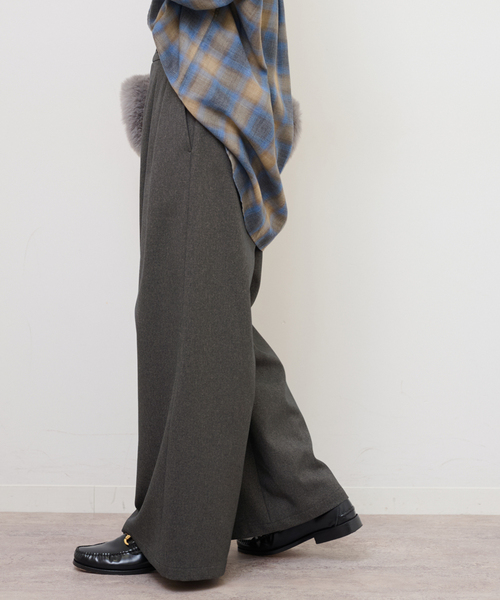 JOURNAL STANDARD relume(ジャーナルスタンダード レリューム)の「《追加2》ウォッシャブルサージストレッチタックワイドパンツ(スラックス・レディース・ブラウン系その他/チャコールグレー/ブラック・36/38)」の14枚目の写真