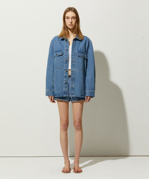 LADY VOLUME(レディーボリューム)の「LOOSE FIT WASHING DENIM JACKET_LIGHT BLUE(デニムジャケット・レディース・その他・FREE)」の2枚目の写真