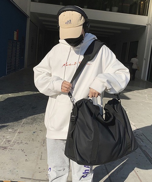 WESTBOY(ウエストボーイ)の「ユニセックス シンプル 大容量 マット ショルダー 旅行ボストンバッグ WO25W12BG06(ボストンバッグ・メンズ・グレー/ブラック/グリーン・FREE)」の4枚目の写真