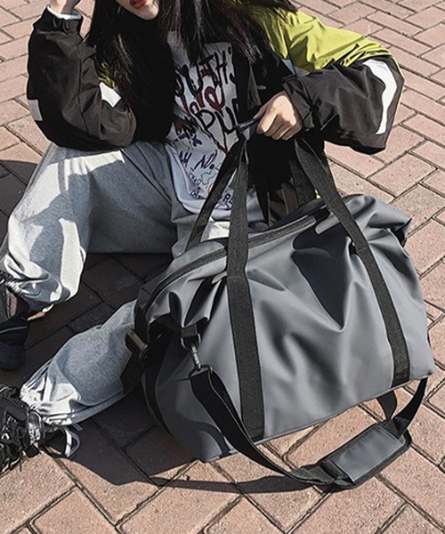 WESTBOY(ウエストボーイ)の「ユニセックス シンプル 大容量 マット ショルダー 旅行ボストンバッグ WO25W12BG06(ボストンバッグ・メンズ・グレー/ブラック/グリーン・FREE)」の9枚目の写真