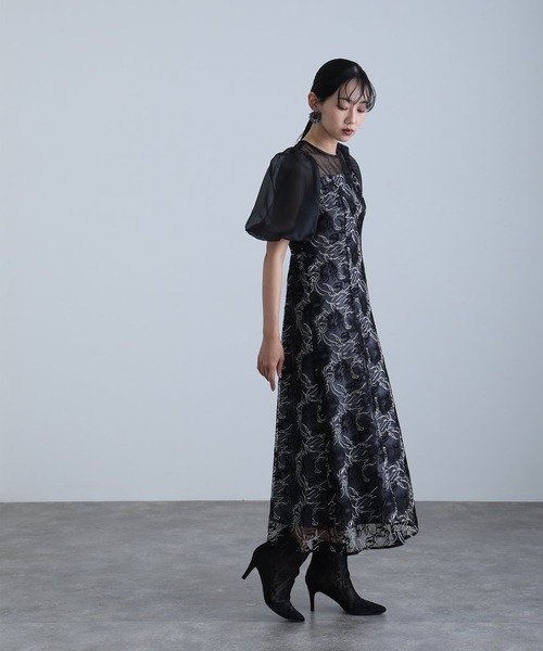 atlo（アトロ）の「ロング&袖ありフォーマルニュアンスフラワー