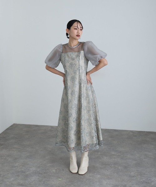 atlo（アトロ）の「ロング&袖ありフォーマルニュアンスフラワー