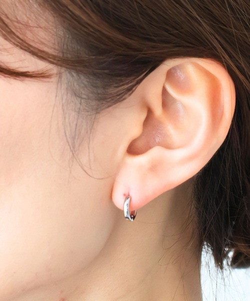 Rennet(レネット)の「【金属アレルギー対応】シンプルフープピアス(ピアス(両耳用)・レディース・ピンクゴールド/シルバー/ゴールド・XXX-LARGE/X-SMALL/XX-LARGE/X-LARGE/MEDIUM/LARGE/SMALL/XX-SMALL)」の6枚目の写真