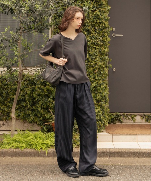 Zooodle(ズードル)の「Key neck T-shirt - キーネックTシャツ -(Tシャツ/カットソー・メンズ・チャコールグレー/ホワイト・MEDIUM/LARGE)」の9枚目の写真
