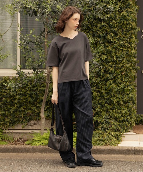Zooodle(ズードル)の「Key neck T-shirt - キーネックTシャツ -(Tシャツ/カットソー・メンズ・チャコールグレー/ホワイト・MEDIUM/LARGE)」の11枚目の写真