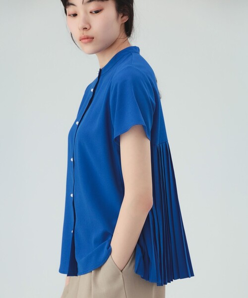 BEAMS HEART(ビームスハート)の「【7/16値下げ】バックプリーツ ブラウス(シャツ/ブラウス・レディース・ブルー/オフホワイト/ネイビー・FREE)」の1枚目の写真