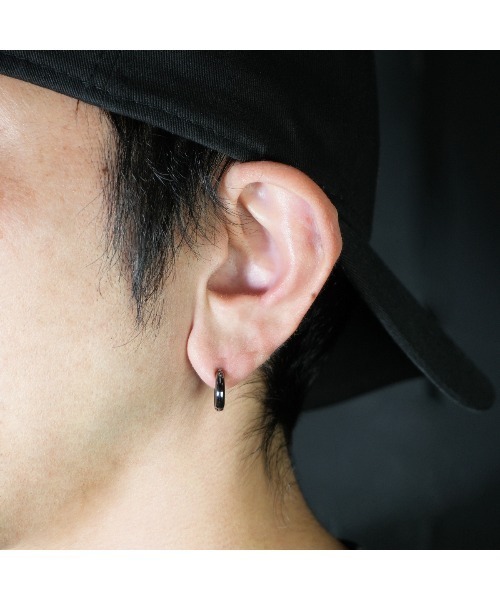 JAM HOME MADE（ジャムホームメイド）の「ラウンド ダイヤモンド ピアス S ブラック（ピアス（片耳用）・メンズ・ブラック・ONE SIZE）」の2枚目の写真