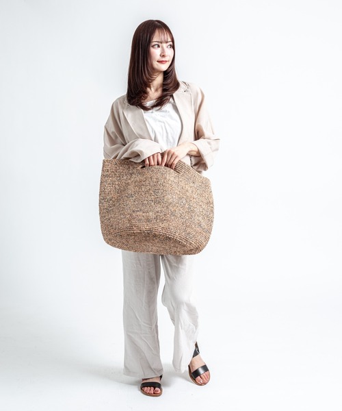 MADE IN MADA（メイドインマダ）の「【MADE IN MADA /メイドインマダ】大きめ かごバッグ　ラフィア トートバッグ ハンドバッグ（かごバッグ・レディース・ナチュラル・FREE）」の5枚目の写真