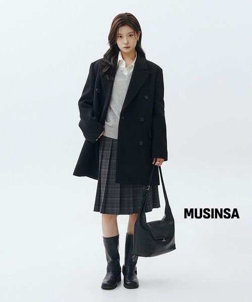 MUSINSA STANDARD WOMAN（ムシンサスタンダードウーマン）の「ウィメンズウールブレンドオーバーショルダーダブルハーフコート[ブラック]（チェスターコート・レディース・その他・SMALL/LARGE/MEDIUM/X-SMALL）」の9枚目の写真