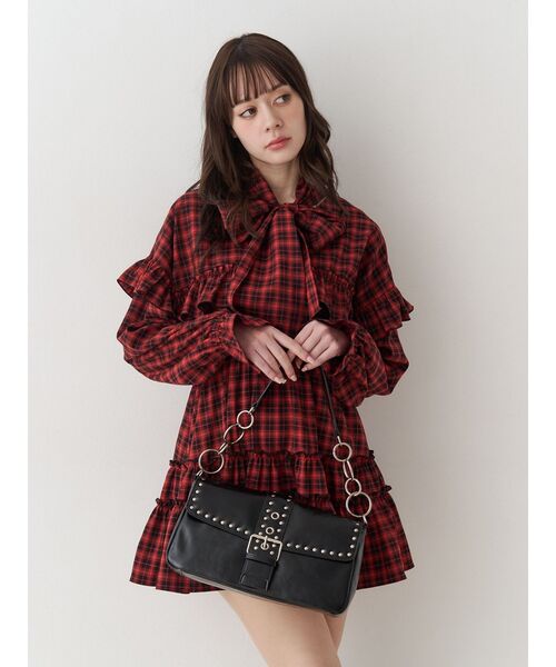 jouetie（ジュエティ）の「リボンタイフリルショルダーミニワンピース（ワンピース・レディース・レッド/ブラック・MEDIUM）」の3枚目の写真