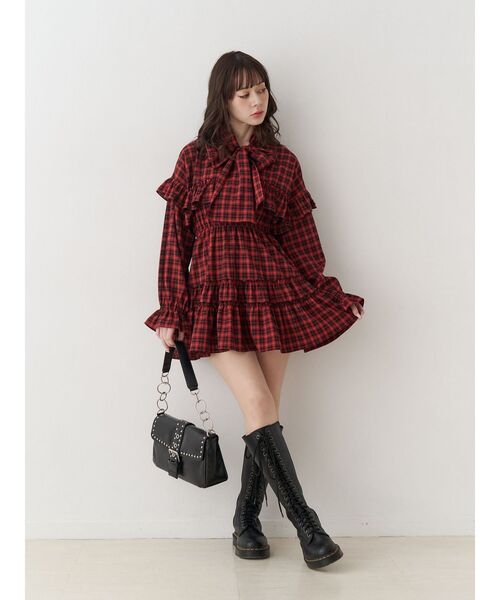 jouetie（ジュエティ）の「リボンタイフリルショルダーミニワンピース（ワンピース・レディース・レッド/ブラック・MEDIUM）」の6枚目の写真