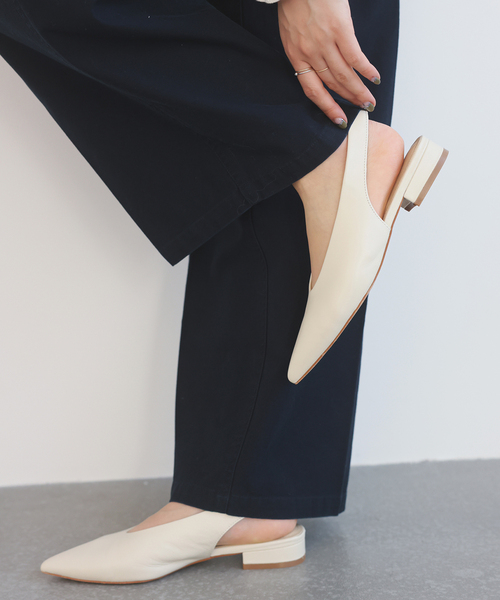 SLOBE IENA（スローブイエナ）の「SLOBE レザーフラットシューズ（その他シューズ・レディース・ブラック/アイボリー/ブラウン・22.5cm/23cm/23.5cm/24cm/24.5cm）」の22枚目の写真