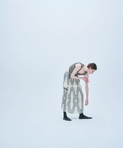 muller of yoshiokubo（ミュラーオブヨシオクボ）の「muller of yoshiokubo ミュラーオブヨシオクボ / RIPPLE TANK KNIT リップルニットキャミソール タンクトップ / MLS26807（タンクトップ・レディース・ブラック/レッド・38）」の9枚目の写真