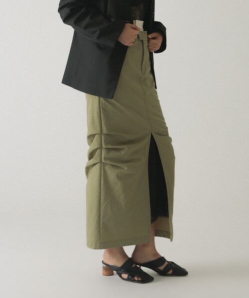 Ray BEAMS(レイビームス)の「ダブル ウエスト タック スカート(スカート・レディース・オリーブ/ブラック・1/0)」の19枚目の写真