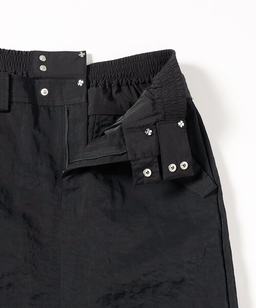 Ray BEAMS(レイビームス)の「ダブル ウエスト タック スカート(スカート・レディース・オリーブ/ブラック・1/0)」の7枚目の写真