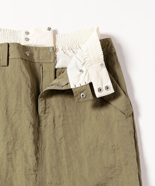 Ray BEAMS(レイビームス)の「ダブル ウエスト タック スカート(スカート・レディース・オリーブ/ブラック・1/0)」の12枚目の写真