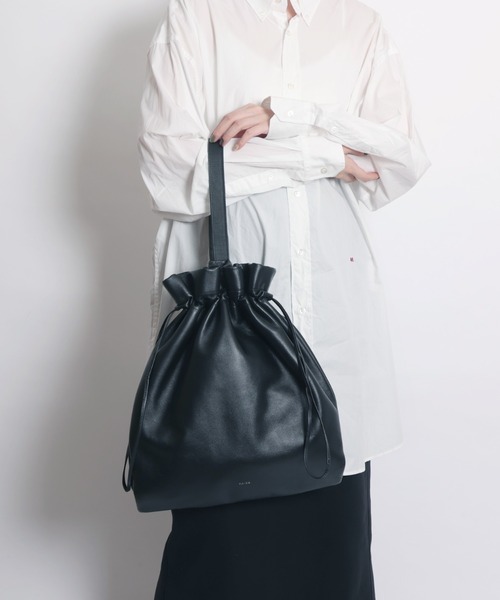 YArKA（ヤーカ）の「【YArKA/ヤーカ】real leather drawstring shoulder & backpack [bdbd5] / 巾着2wayナップサック（バックパック/リュック・レディース・ブラック・FREE）」の12枚目の写真