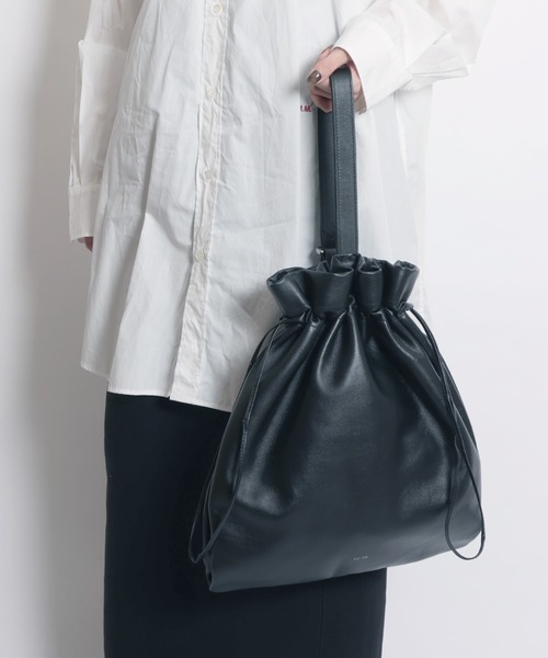 YArKA（ヤーカ）の「【YArKA/ヤーカ】real leather drawstring shoulder & backpack [bdbd5] / 巾着2wayナップサック（バックパック/リュック・レディース・ブラック・FREE）」の13枚目の写真