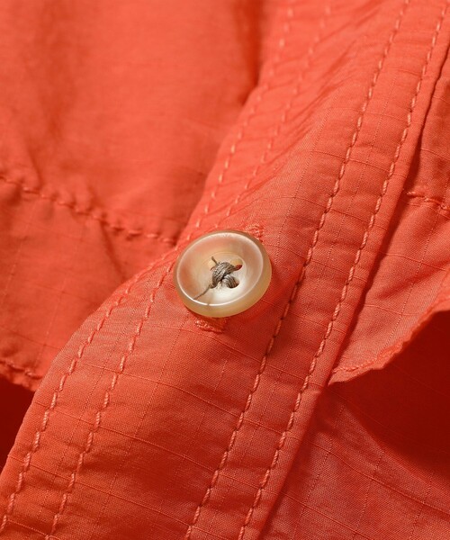 BEAMS PLUS(ビームスプラス)の「Adventure Shirt Ⅳ NYCO Rip stop Pigment Dye(シャツ/ブラウス・メンズ・ブルー/グリーン/イエロー/オレンジ・LARGE/MEDIUM/SMALL/X-LARGE)」の14枚目の写真