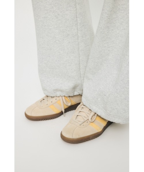 MOUSSY(マウジー)の「adidas BRMD W(スニーカー・レディース・ベージュ・23.5cm/24cm/24.5cm)」の1枚目の写真