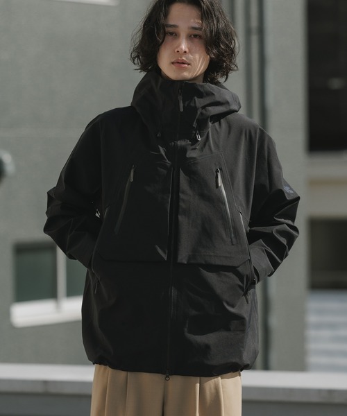 DESCENTE ALLTERRAIN（デサント　オルテライン）の「DESCENTE ALLTERRAIN/デサントオルテライン GORE-TEX 3L SHELL JACKET ZENCHIKEI ゴアテックスシェルジャケット 2026年春夏（マウンテンパーカー・メンズ・ブラック・S/M/L）」の12枚目の写真
