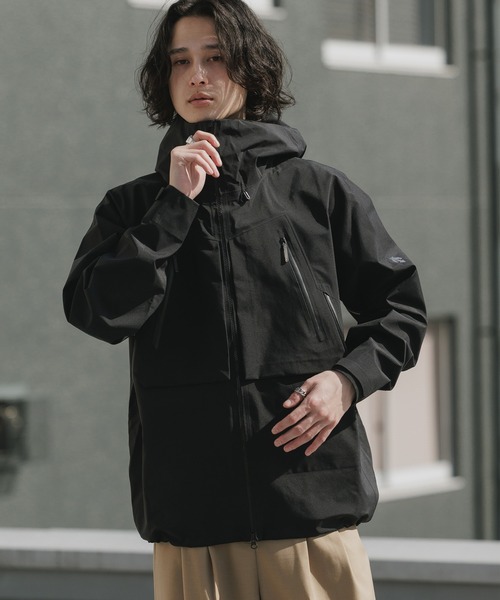 DESCENTE ALLTERRAIN（デサント　オルテライン）の「DESCENTE ALLTERRAIN/デサントオルテライン GORE-TEX 3L SHELL JACKET ZENCHIKEI ゴアテックスシェルジャケット 2026年春夏（マウンテンパーカー・メンズ・ブラック・S/M/L）」の13枚目の写真