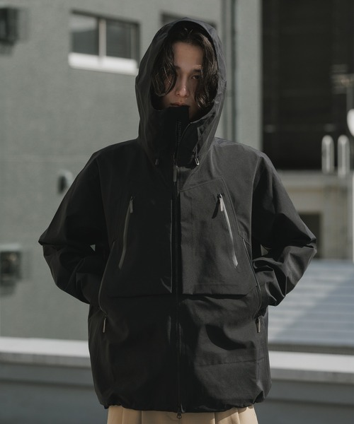DESCENTE ALLTERRAIN（デサント　オルテライン）の「DESCENTE ALLTERRAIN/デサントオルテライン GORE-TEX 3L SHELL JACKET ZENCHIKEI ゴアテックスシェルジャケット 2026年春夏（マウンテンパーカー・メンズ・ブラック・S/M/L）」の17枚目の写真