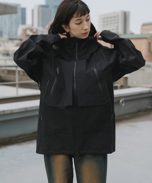 DESCENTE ALLTERRAIN（デサント　オルテライン）の「DESCENTE ALLTERRAIN/デサントオルテライン GORE-TEX 3L SHELL JACKET ZENCHIKEI ゴアテックスシェルジャケット 2026年春夏（マウンテンパーカー・メンズ・ブラック・S/M/L）」の2枚目の写真