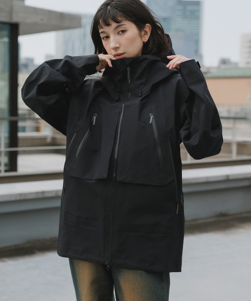 DESCENTE ALLTERRAIN（デサント　オルテライン）の「DESCENTE ALLTERRAIN/デサントオルテライン GORE-TEX 3L SHELL JACKET ZENCHIKEI ゴアテックスシェルジャケット 2026年春夏（マウンテンパーカー・メンズ・ブラック・S/M/L）」の3枚目の写真