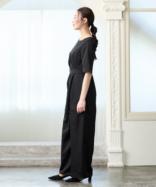 AIMER（エメ）の「サテンアシンメトリータックワイドオールインワンパンツパーティードレス　結婚式　お呼ばれ　ドレス　20代 30代 40代（パンツドレス・レディース・モカ/ブラック/ブルーグレー・MEDIUM）」の11枚目の写真