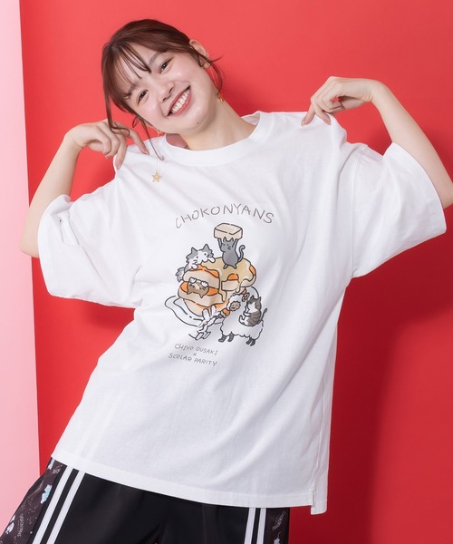 ScoLar Parity（スカラーパリティ）の「361110：桜咲千依さんコラボ第5弾 ちょこにゃんず パンケーキTシャツ（Tシャツ/カットソー・レディース・オフホワイト/ブラック/サックスブルー・M）」の5枚目の写真