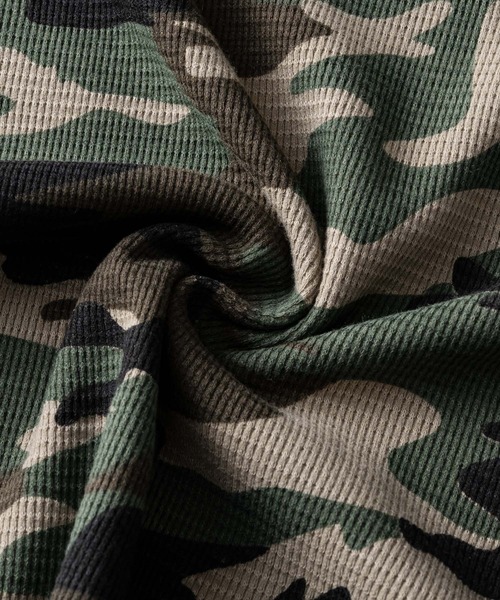ADAMASTE(アダマスト)の「Camouflage Thermal Henry Neck T-shirt - 迷彩サーマルヘンリーネックTシャツ(Tシャツ/カットソー・メンズ・ブラック/カーキ・MEDIUM/LARGE)」の19枚目の写真