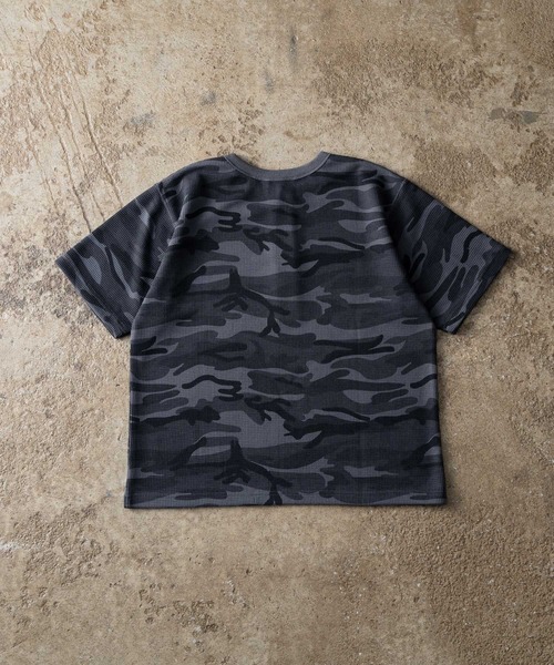 ADAMASTE(アダマスト)の「Camouflage Thermal Henry Neck T-shirt - 迷彩サーマルヘンリーネックTシャツ(Tシャツ/カットソー・メンズ・ブラック/カーキ・MEDIUM/LARGE)」の21枚目の写真