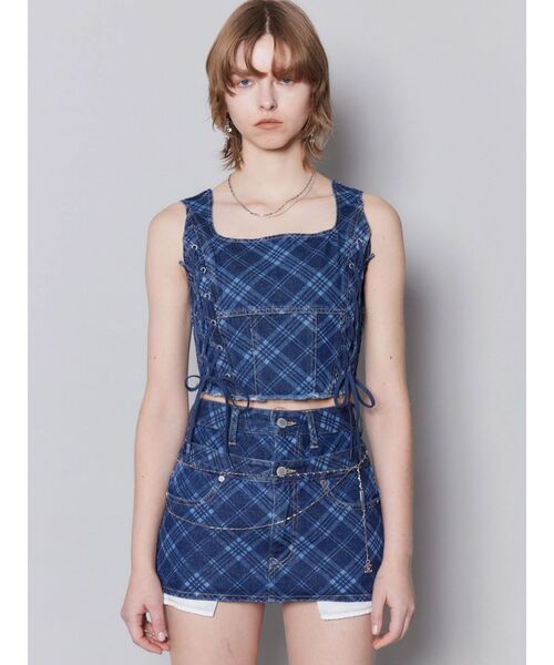 EMODA(エモダ)の「サイドレースアップデニムビスチェ(タンクトップ・レディース・ライトブルー/インディゴブルー/ブラウン・FREE)」の6枚目の写真