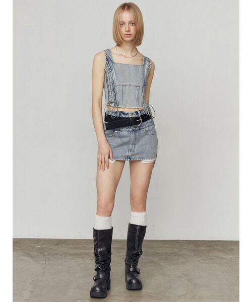 EMODA(エモダ)の「サイドレースアップデニムビスチェ(タンクトップ・レディース・ライトブルー/インディゴブルー/ブラウン・FREE)」の19枚目の写真
