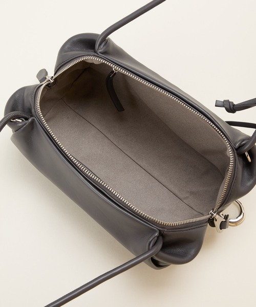 LE VERNIS(ル・ベルニ)の「LE VERNIS(ル・ベルニ)Marshmallow boston bag(ボストンバッグ・レディース・ブルー/アイボリー/チャコール・FREE)」の10枚目の写真