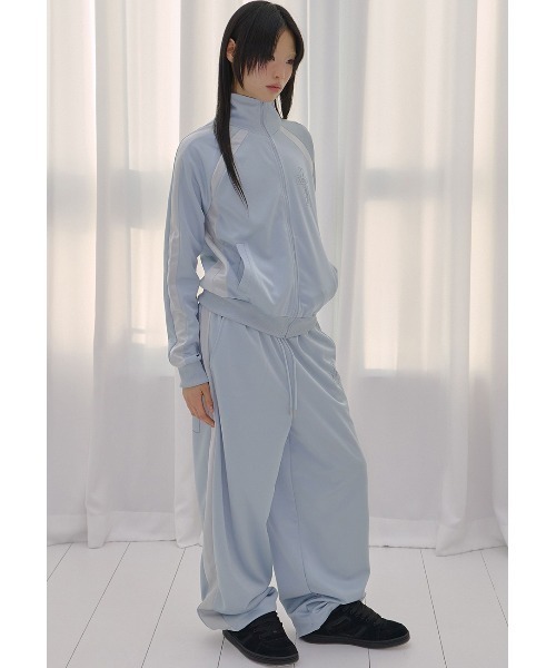 FANCY CLUB(ファンシークラブ)の「A'GEM/9 × .kom 『FANCY CLUB/ファンシークラブ』 FROSS GLOSSY TRACK TOP/フロス グロッシー トラックジャケット(その他アウター・レディース・アイボリー/カーキ/ライトブルー・FREE)」の7枚目の写真