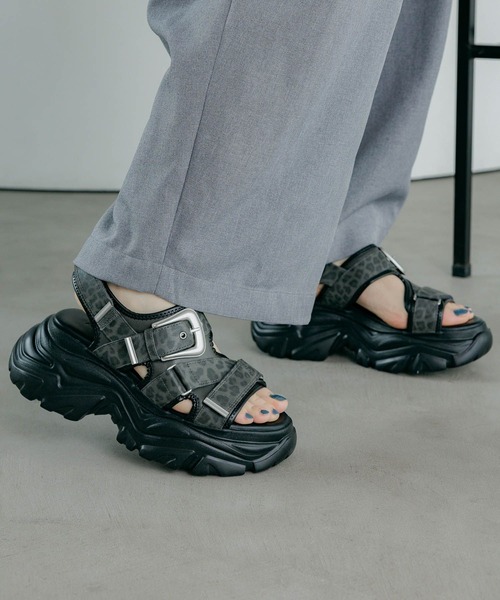 PAGEBOY（ページボーイ）の「≪S/M/Lの3サイズ展開≫ モードバックルスポサン（サンダル・レディース・ブラック系その他/ブラック/グレー系その他・SMALL/MEDIUM/LARGE）」の14枚目の写真