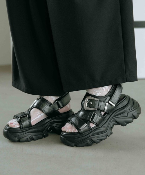 PAGEBOY（ページボーイ）の「≪S/M/Lの3サイズ展開≫ モードバックルスポサン（サンダル・レディース・ブラック系その他/ブラック/グレー系その他・SMALL/MEDIUM/LARGE）」の5枚目の写真
