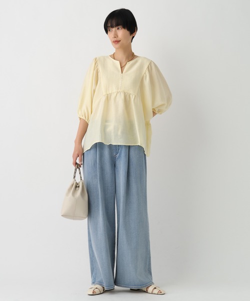 Elura(エルーラ)の「キーネックブラウス/661912(シャツ/ブラウス・レディース・チャコールグレー/オフホワイト/ライトイエロー・FREE)」の22枚目の写真